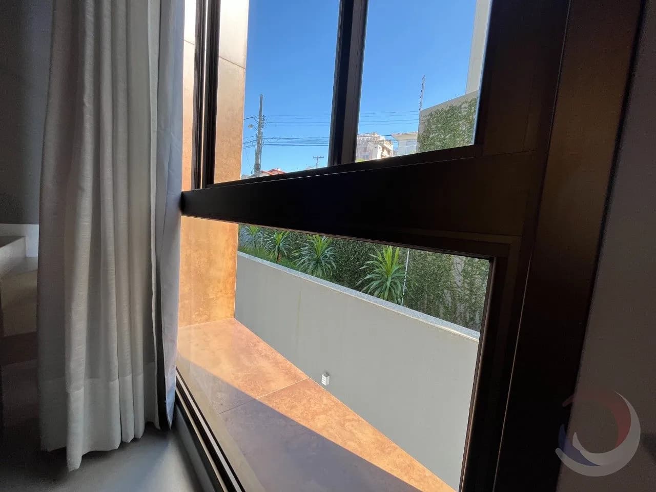 Loft para venda com 1 dormitório, em Carvoeira com 43 m² — foto 3