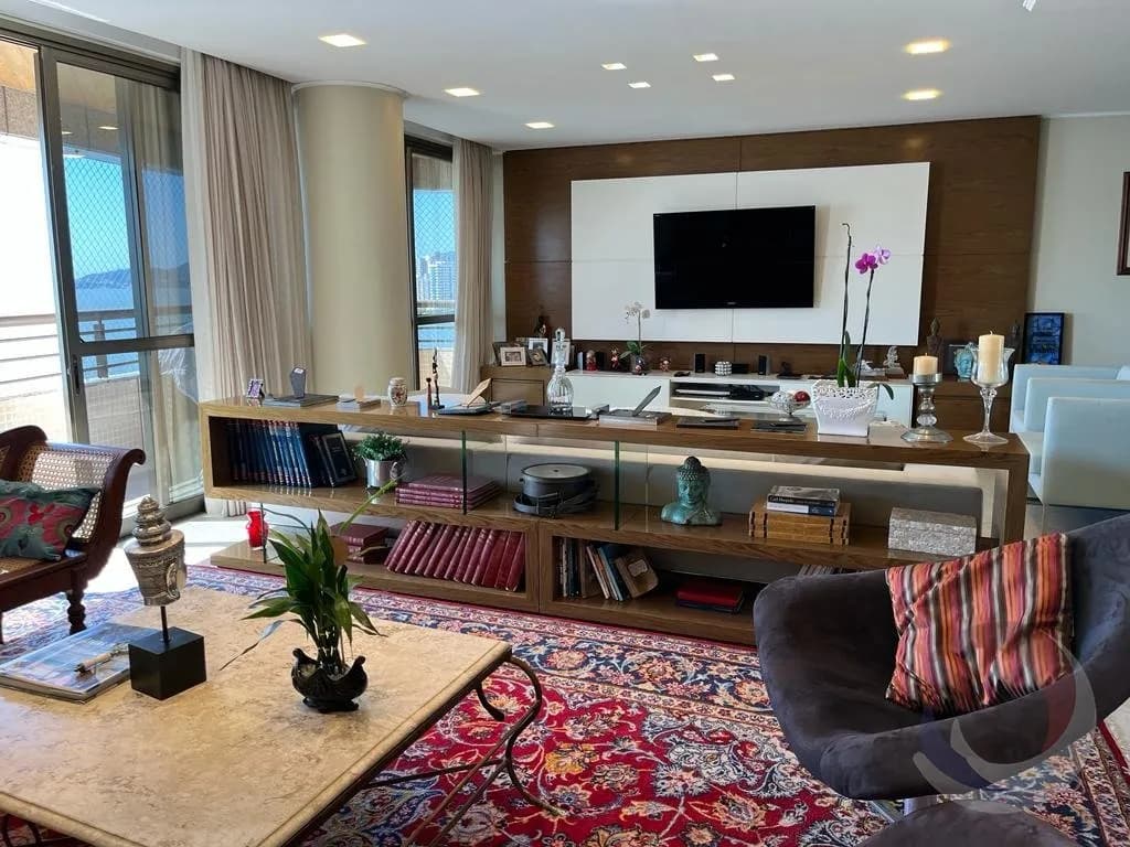 Apartamento para venda com 4 dormitórios em Beira Mar Norte com 288 m²