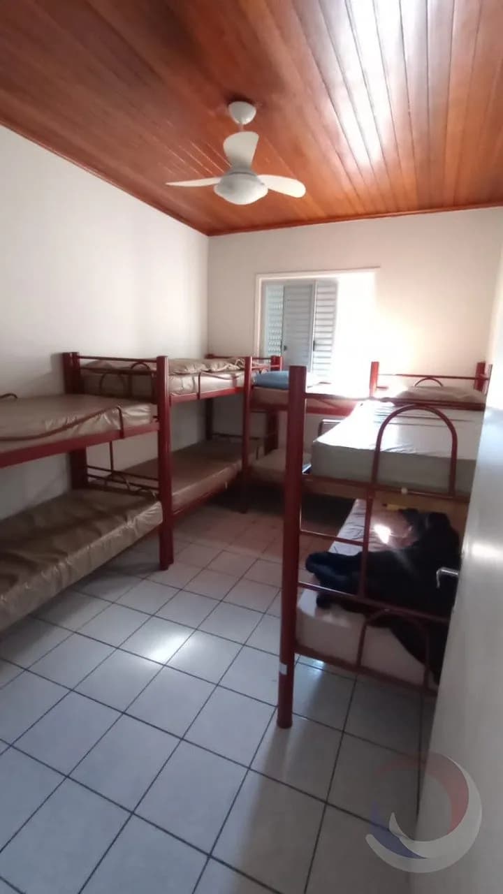 Casa para venda com 4 dormitórios em Centro com 225 m² — foto 2