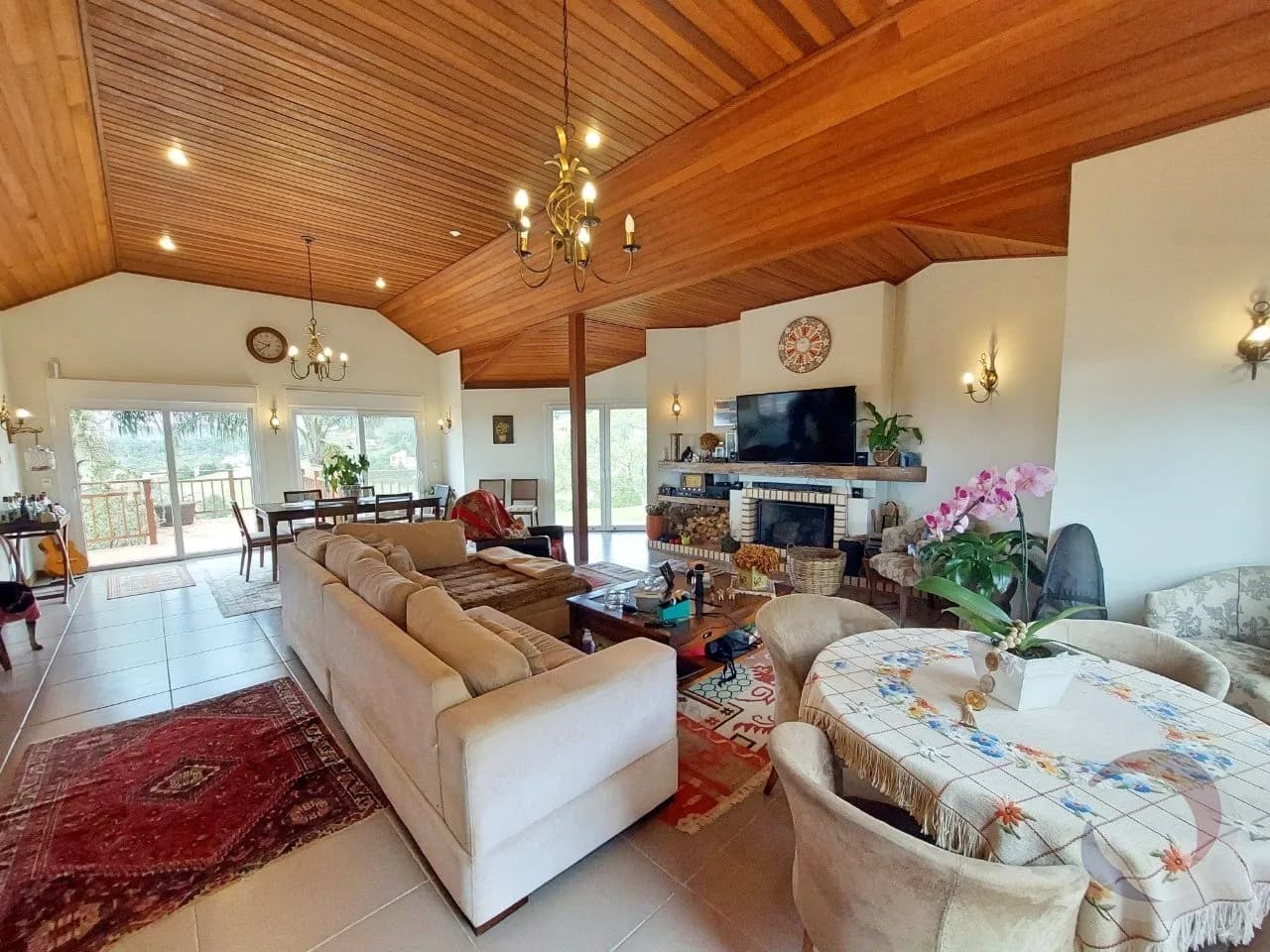 Casa para venda com 4 dormitórios em Morro Chato com 450 m² — foto principal