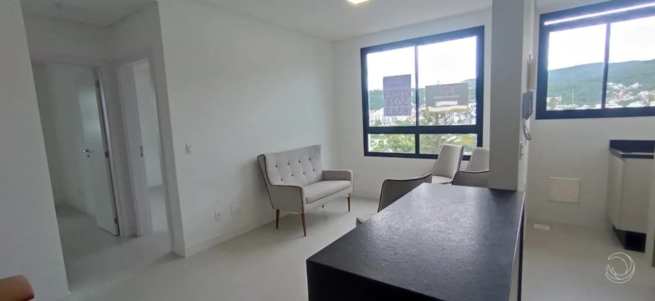 Apartamento para venda com 2 dormitórios em Carvoeira com 63 m² — foto principal