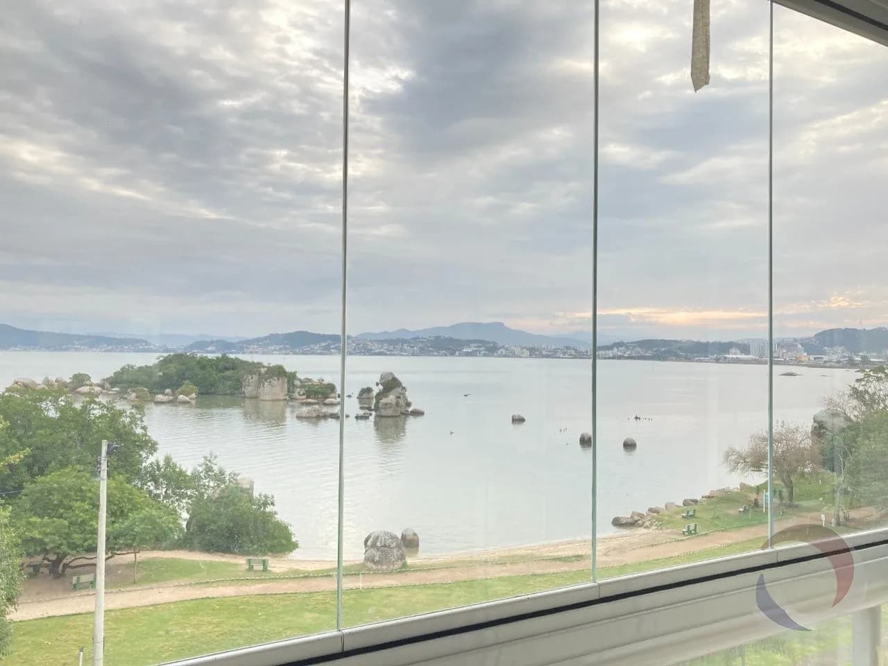 Apartamento para venda com 3 dormitórios em Abraão com 230 m² — foto 4