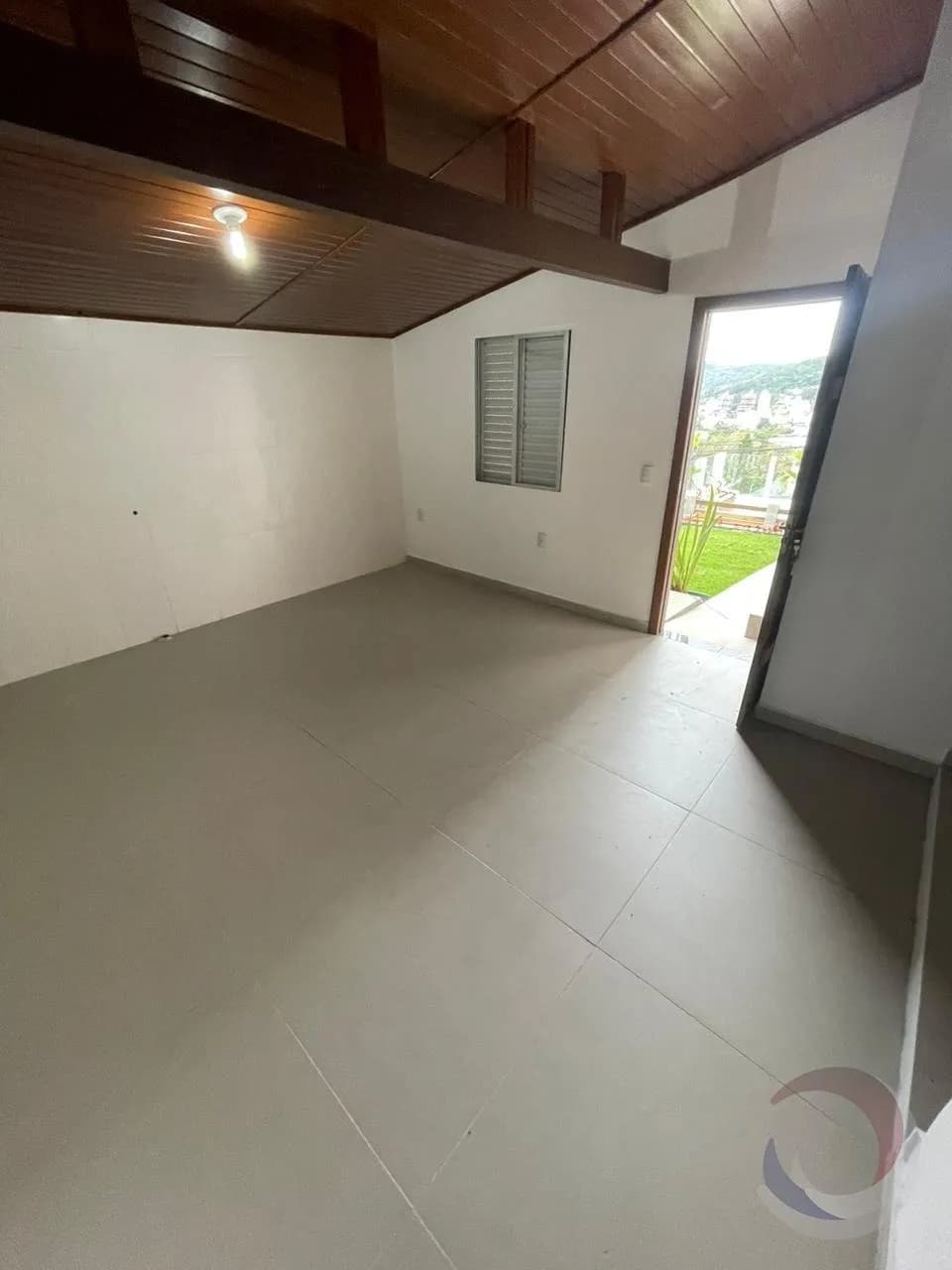 Casa para venda com 3 dormitórios em Carvoeira com 112 m² — foto principal