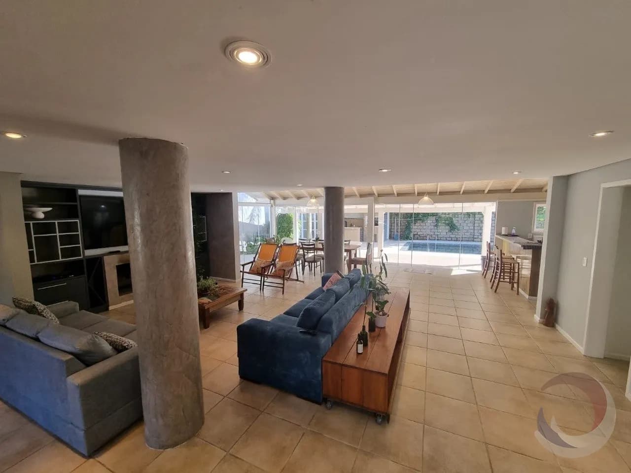 Casa para venda com 4 dormitórios em Lagoa Da Conceição com 350 m² — foto principal
