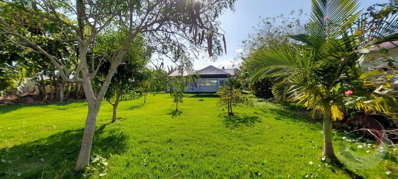 Terreno para venda em Carianos com 360 m² — foto principal