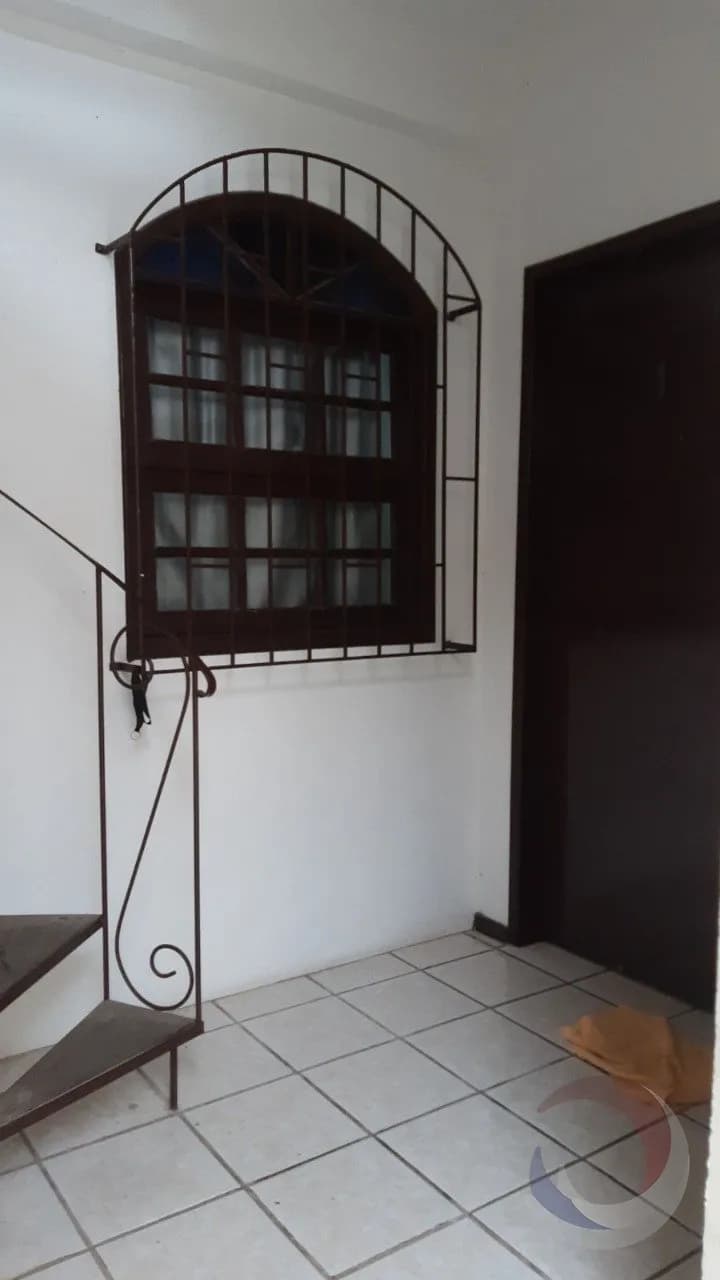 Casa para venda com 7 dormitórios em Saco Dos Limões com 240 m² — foto 2