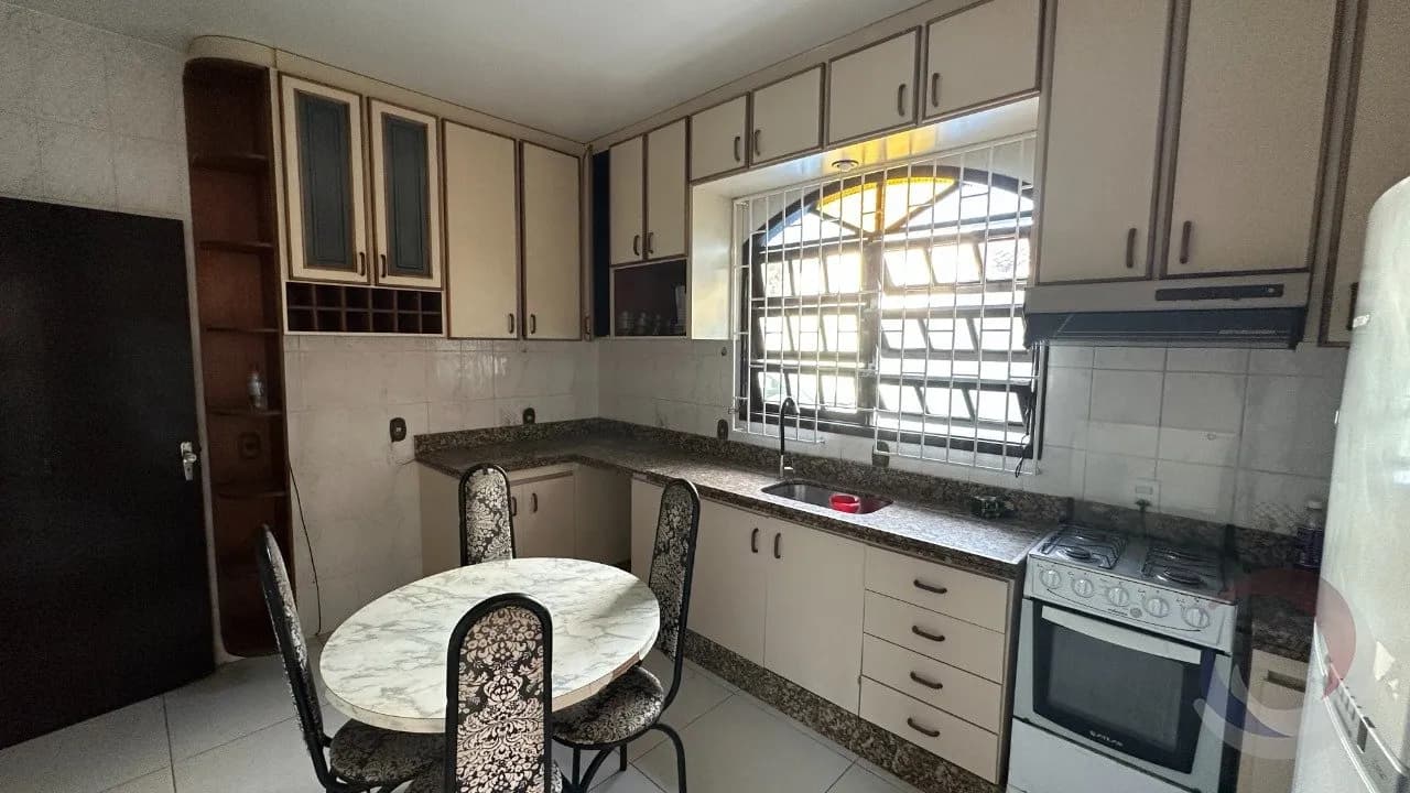 Casa para venda com 5 dormitórios em Pantanal com 360 m² — foto 3