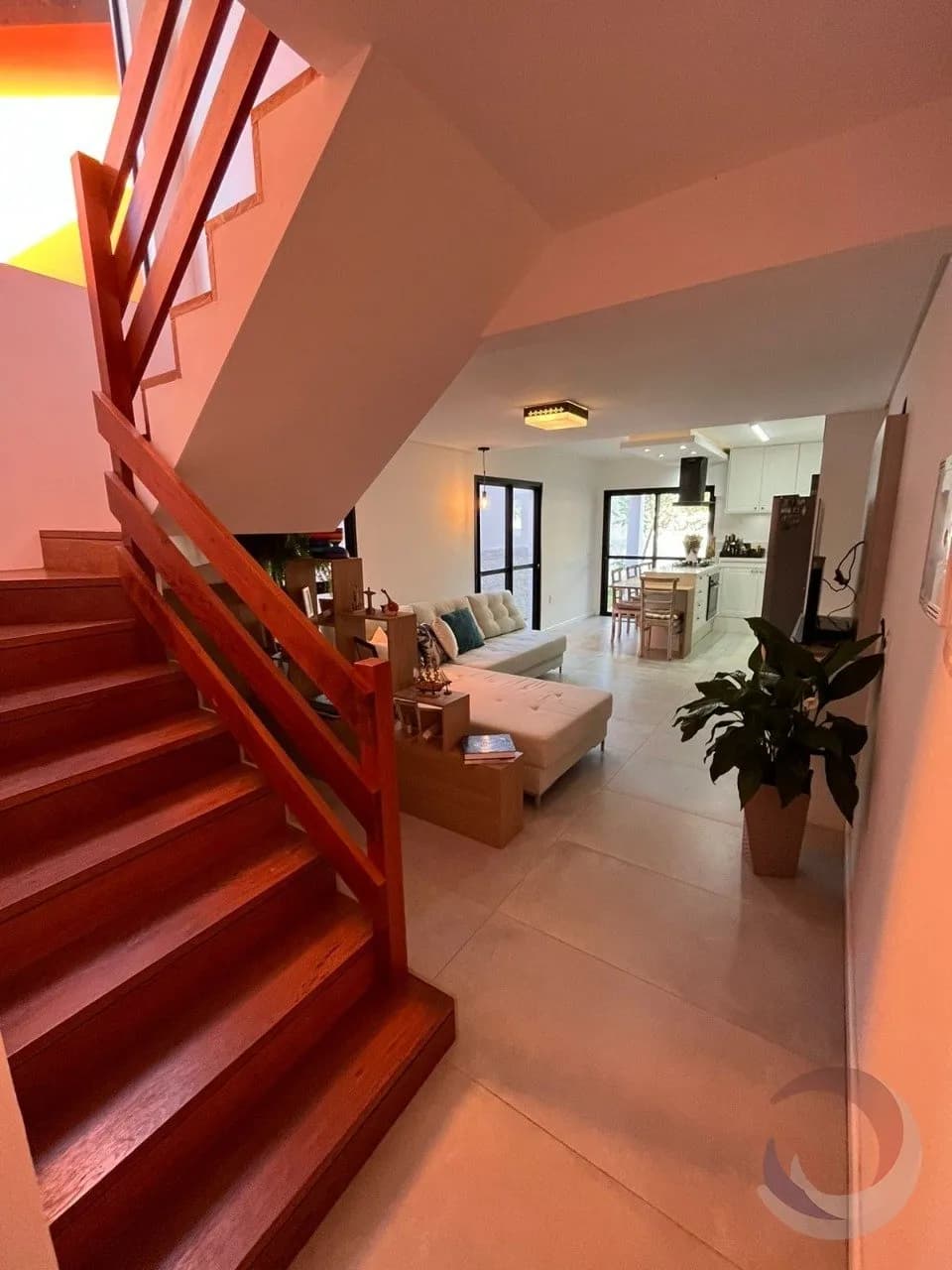 Casa para venda com 4 dormitórios em Campeche com 131 m² — foto 2