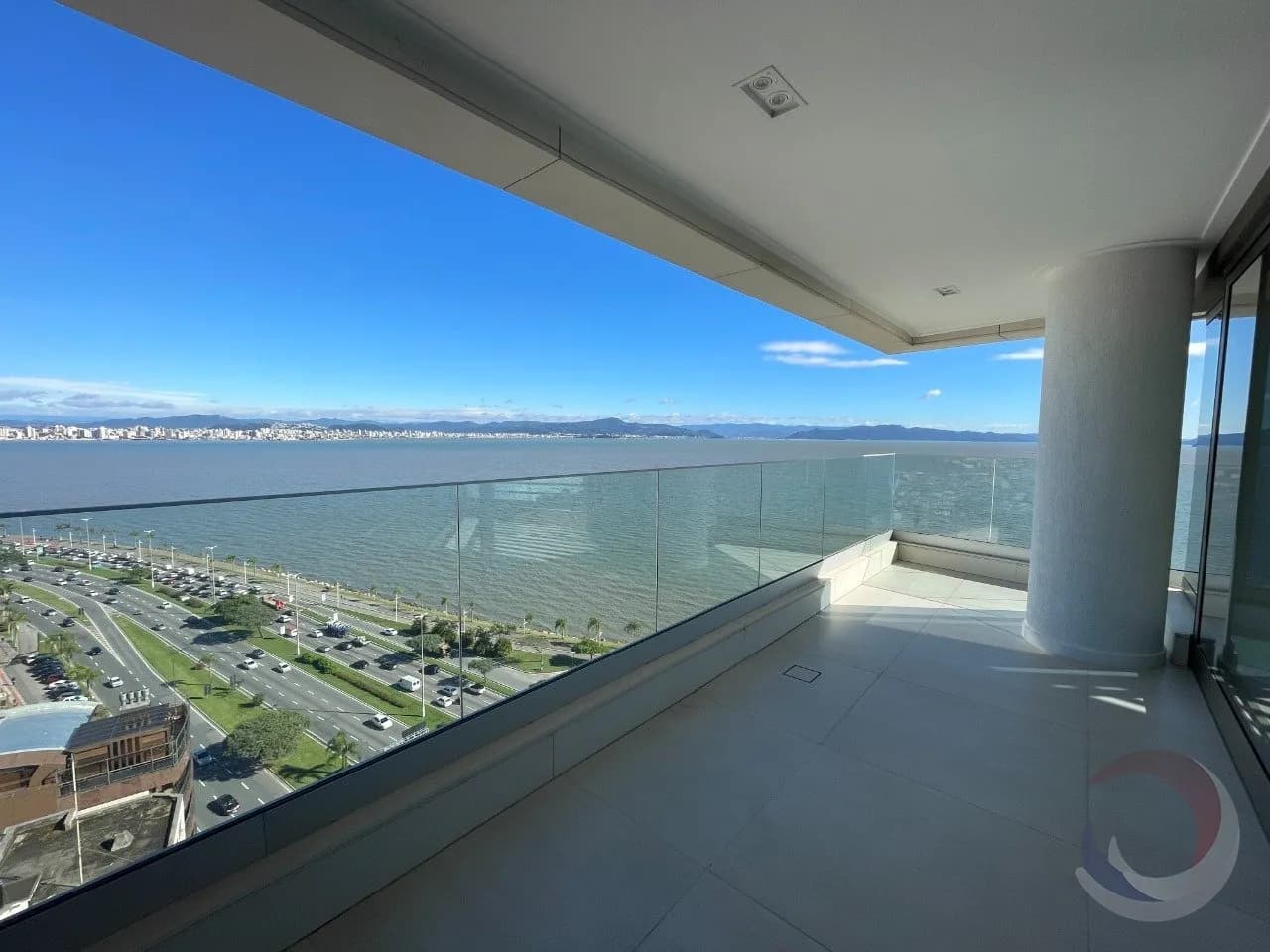 Apartamento para venda com 3 dormitórios em Beira Mar Norte com 209 m²