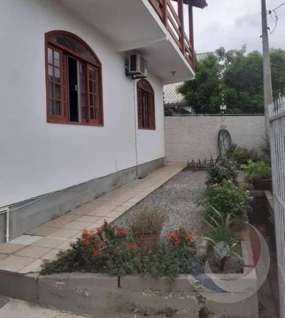 Casa para venda com 4 dormitórios em Capoeiras com 200 m² — foto principal