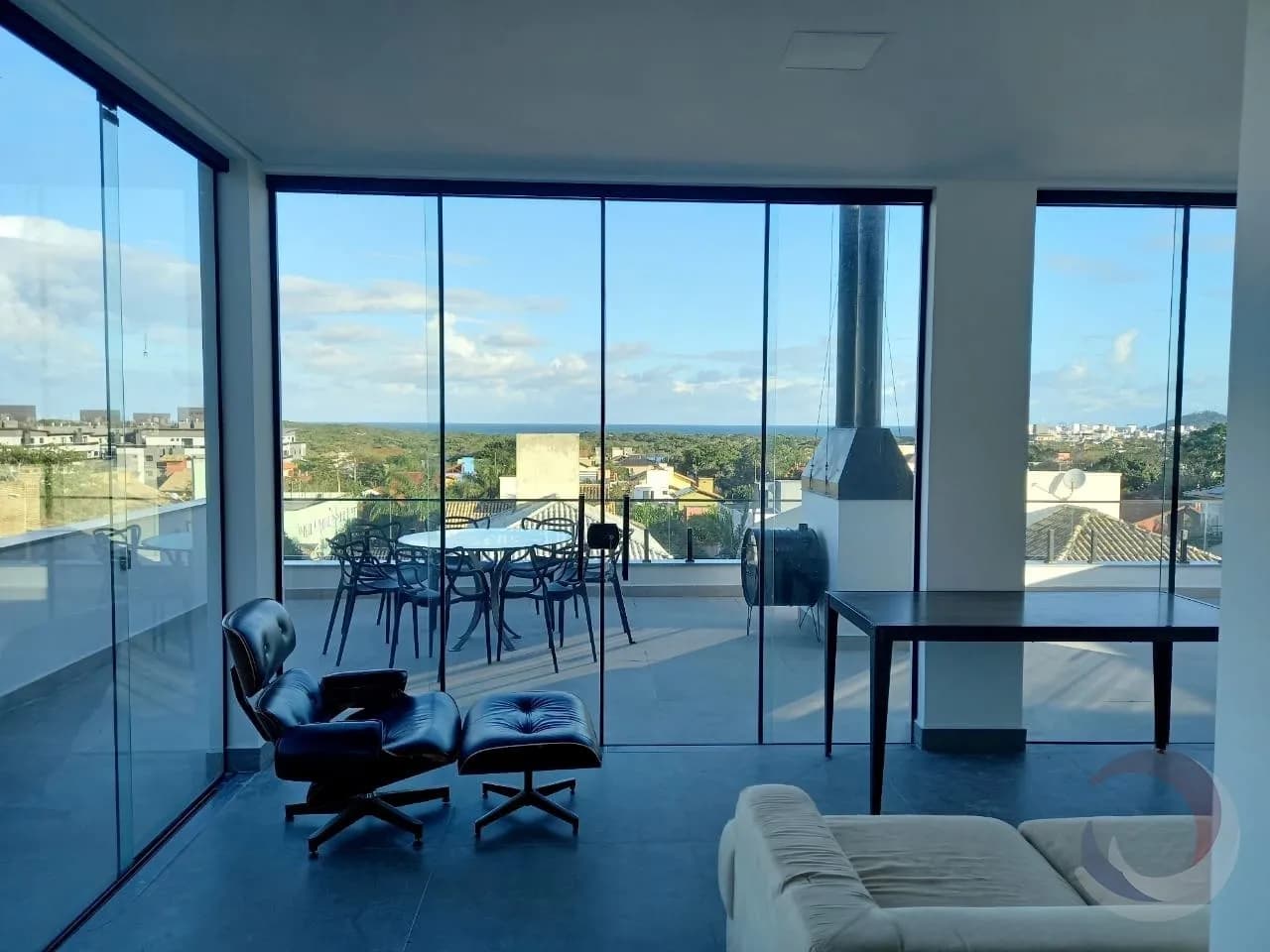 Casa para venda com 5 dormitórios em Rio Tavares com 280 m² — foto principal