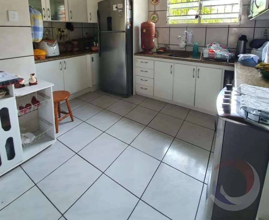 Casa para venda com 6 dormitórios em Centro com 185 m² — foto 5