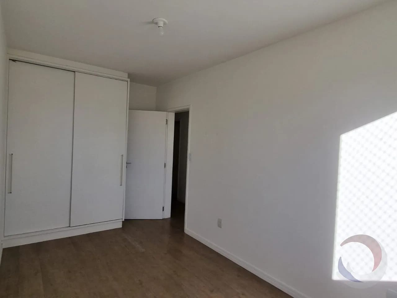 Apartamento para venda com 3 dormitórios em Coqueiros com 120 m² — foto 2