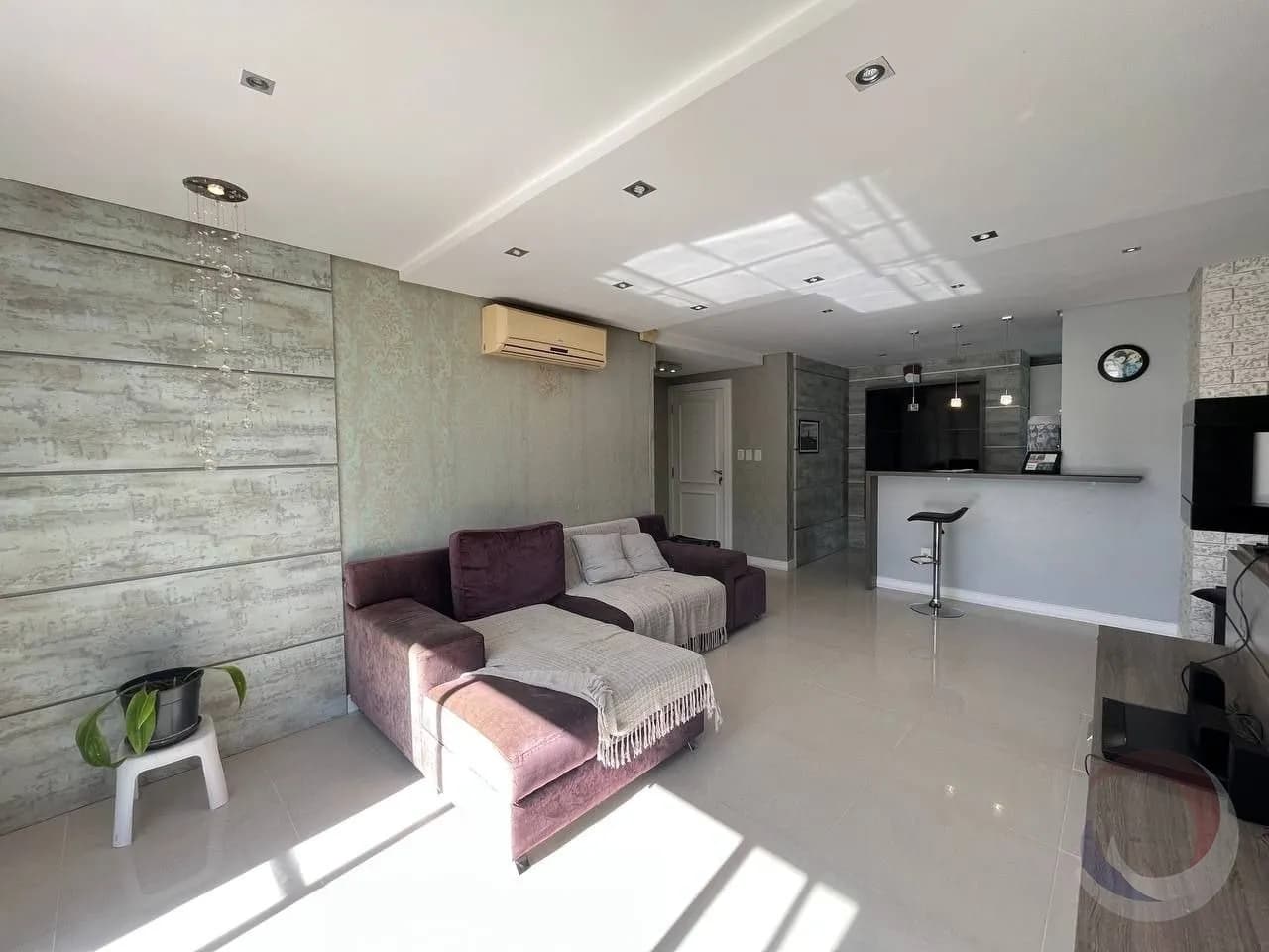 Cobertura para venda com 3 dormitórios em Coqueiros com 268 m² — foto 2