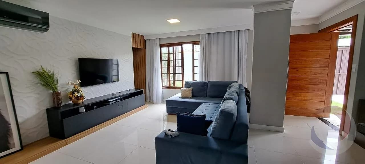 Casa para venda com 3 dormitórios em Itaguaçu com 200 m²
