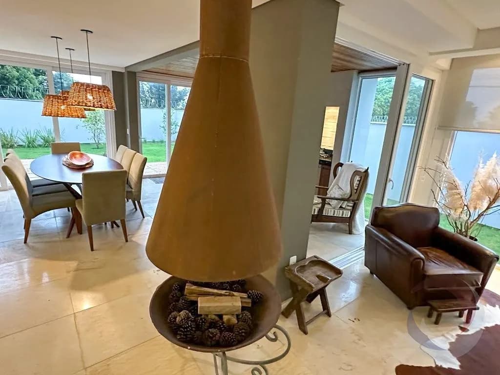 Casa para venda com 4 dormitórios em Campeche com 368 m² — foto 2