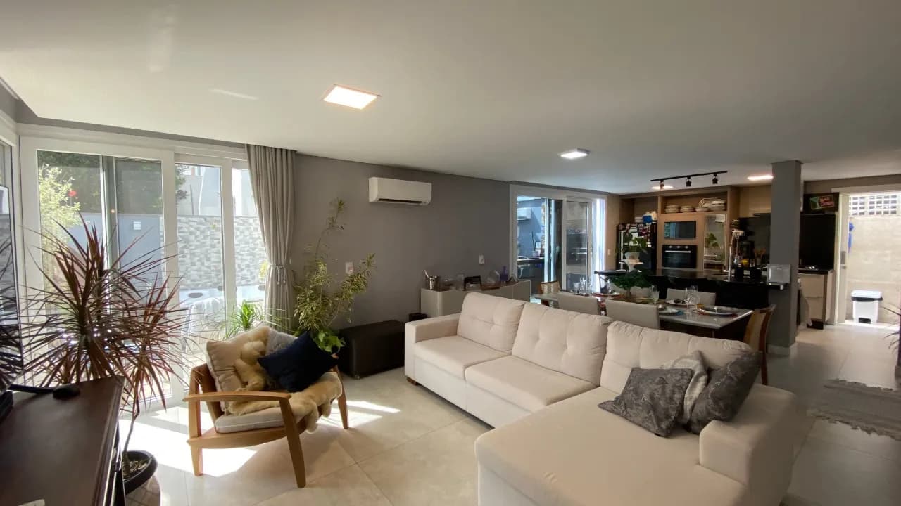 Casa para venda com 4 dormitórios em Agronômica com 360 m²