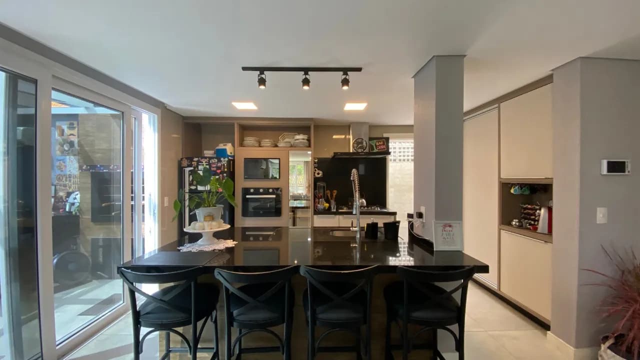 Casa para venda com 4 dormitórios em Agronômica com 360 m² — foto 4