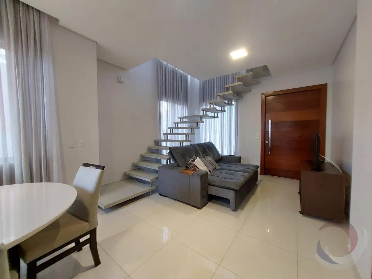 Casa para venda com 4 dormitórios em Campeche com 199 m² — foto principal
