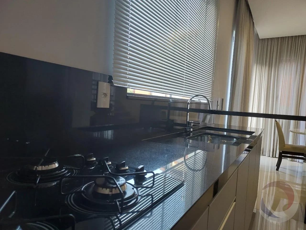 Casa para venda com 4 dormitórios em Campeche com 199 m² — foto 2