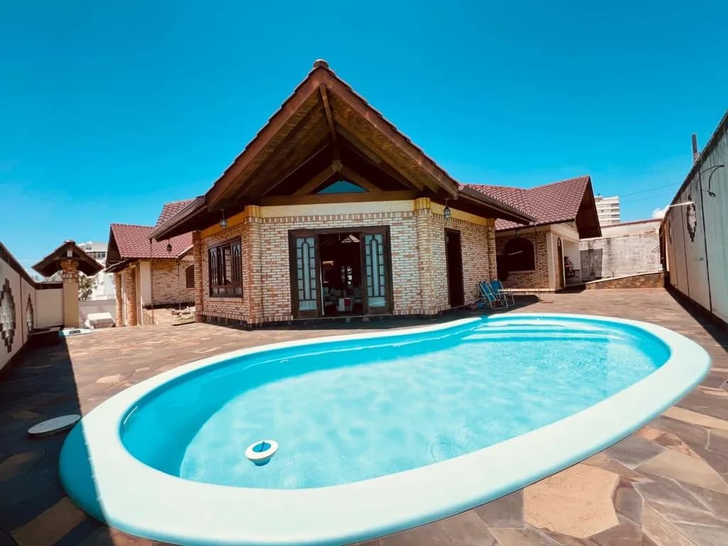 Casa para venda com 5 dormitórios em Itaguaçu com 408 m²