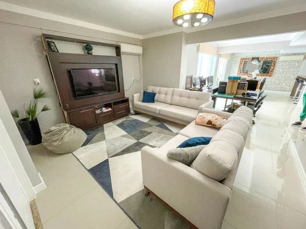 Casa para venda com 4 dormitórios em Coloninha com 170 m²