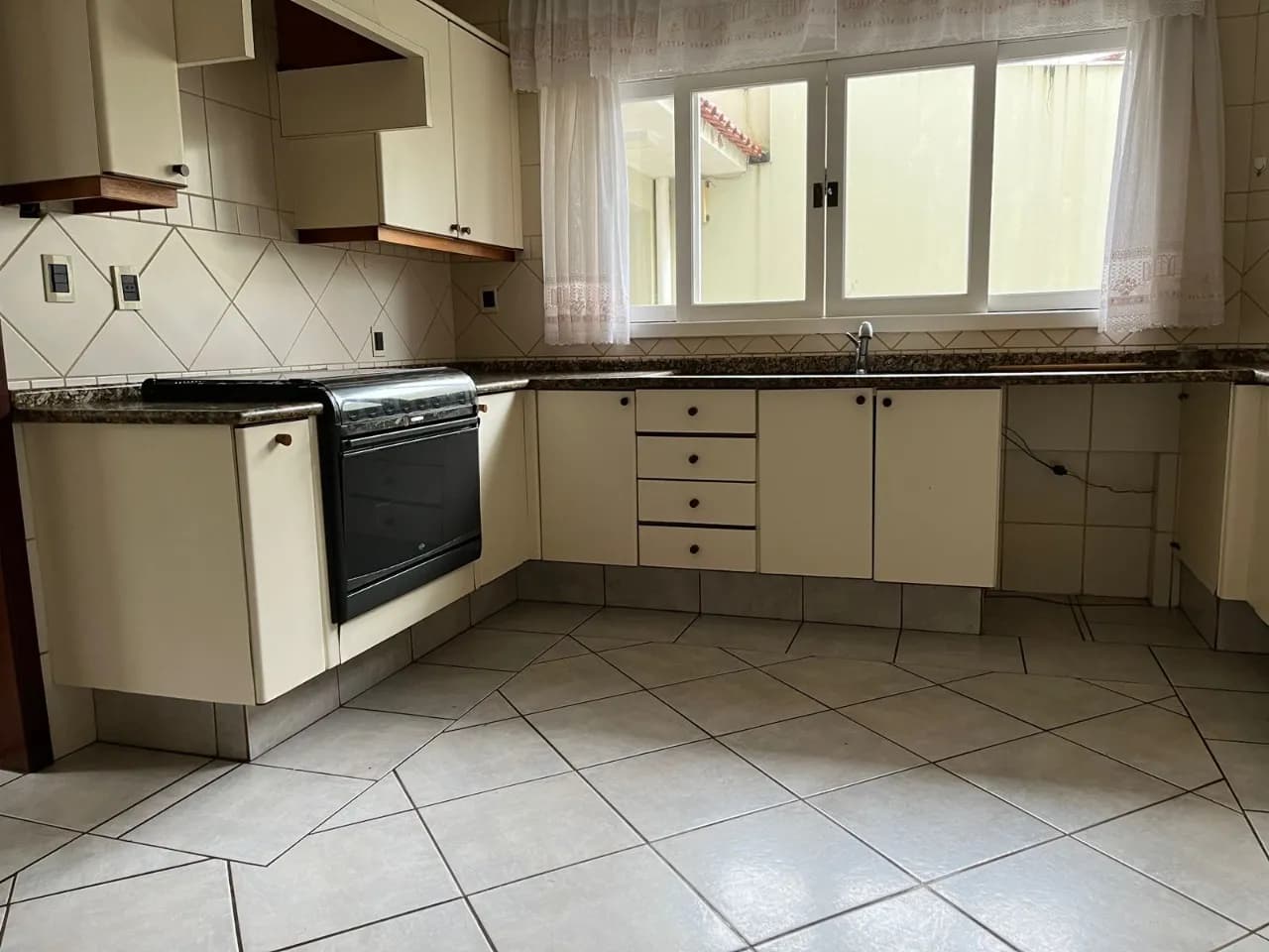 Casa para venda com 5 dormitórios em Trindade com 286 m² — foto 2