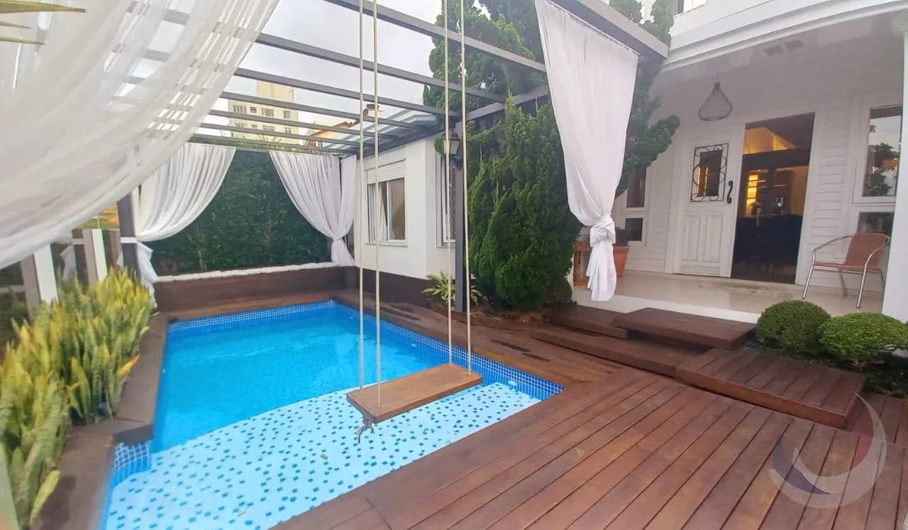 Casa para venda com 2 dormitórios em Estreito com 150 m² — foto principal