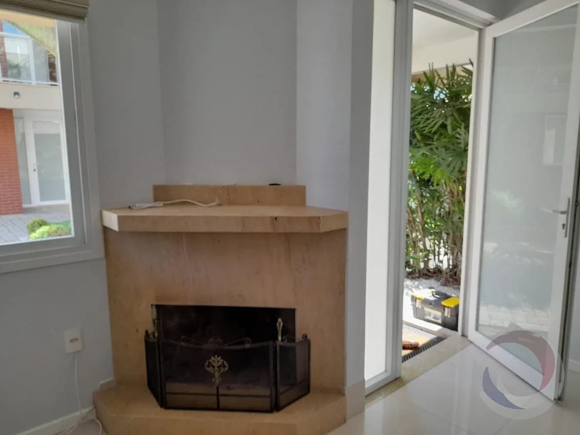 Casa de condomínio para venda com 3 dormitórios em Campeche com 139 m² — foto 2