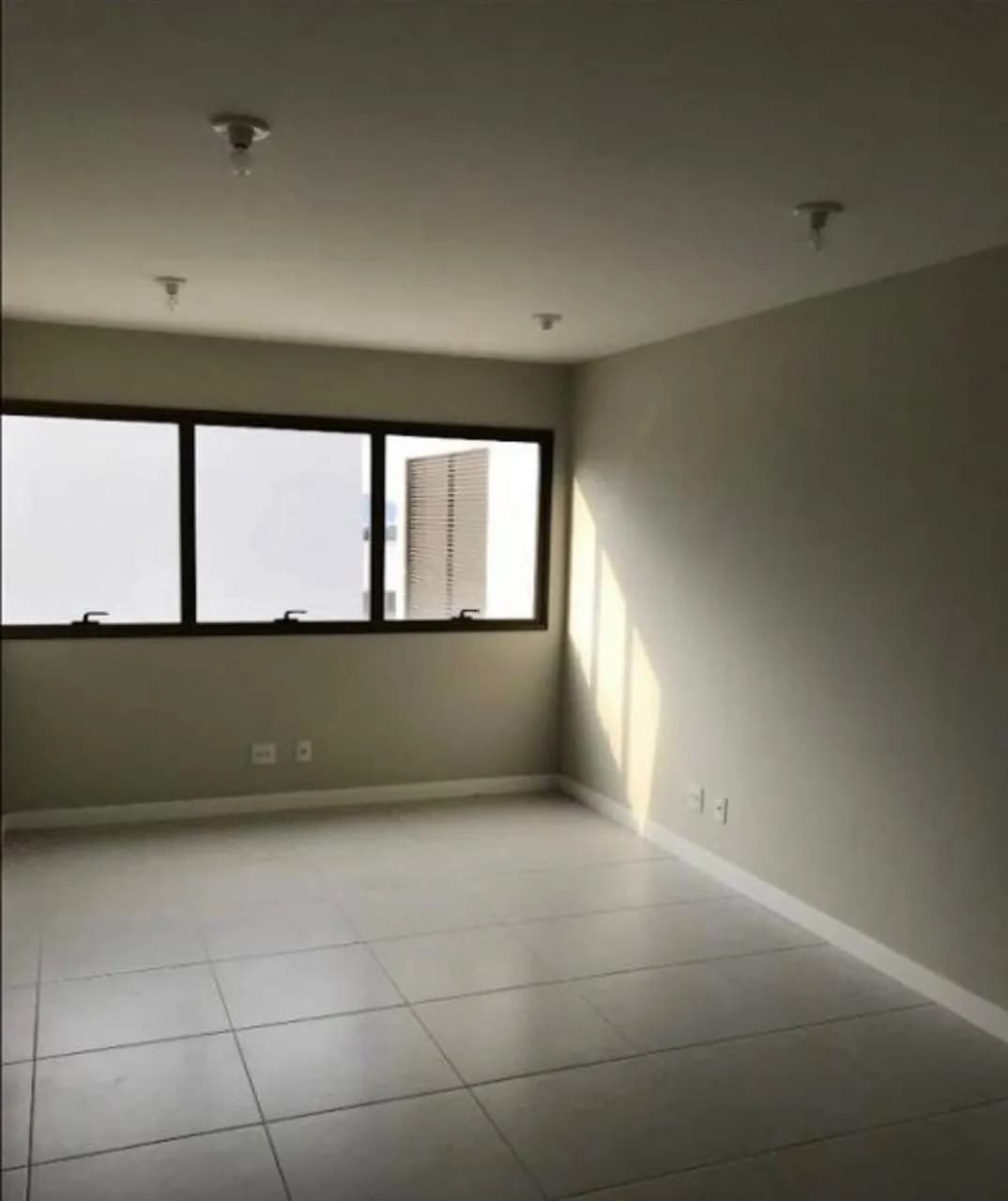 Sala comercial para venda em Trindade com 28 m²