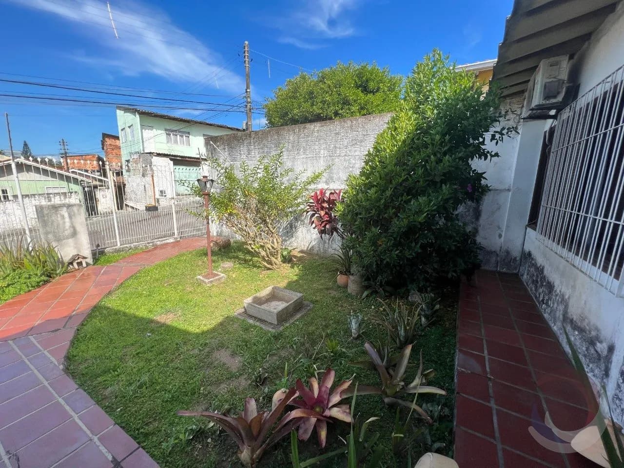 Terreno para venda em Coqueiros com 744 m² — foto 2