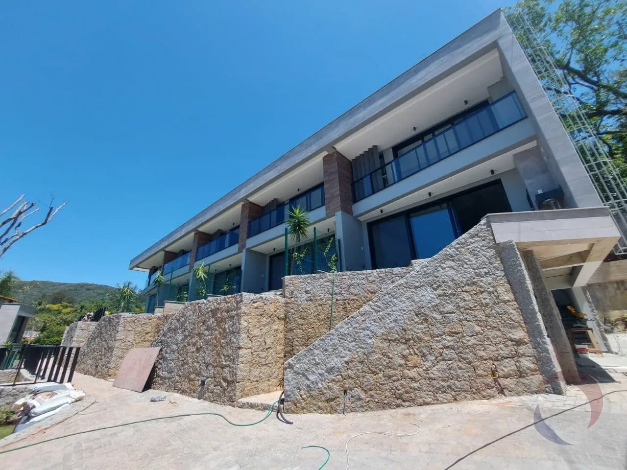 Casa para venda com 3 dormitórios em Canto Da Lagoa com 195 m²