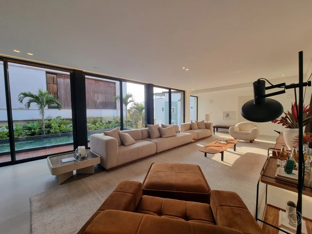 Casa de condomínio para venda com 4 dormitórios em Cacupé com 484 m² — foto 2