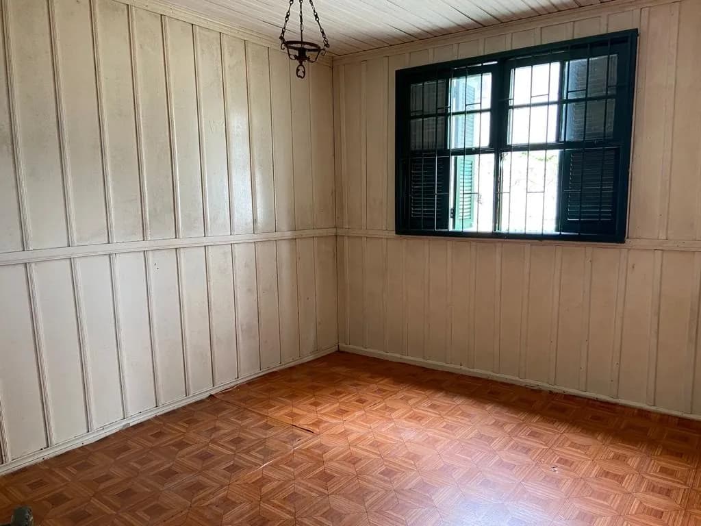 Casa para venda com 2 dormitórios em Agronômica com 76 m² — foto principal