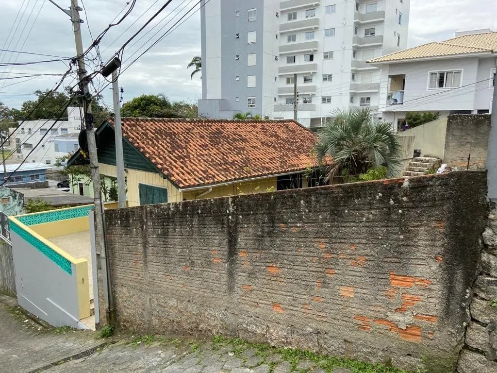 Casa para venda com 2 dormitórios em Agronômica com 76 m² — foto 2