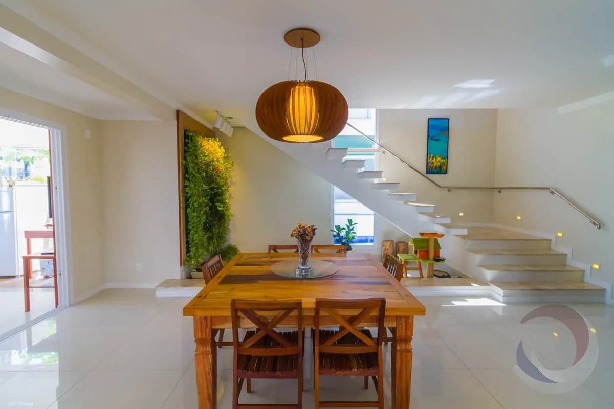 Casa para venda com 4 dormitórios em Morro Das Pedras com 360 m²