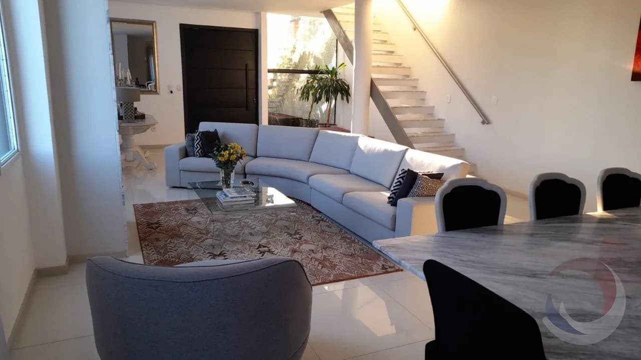 Casa para venda com 4 dormitórios em Jurerê com 450 m² — foto principal