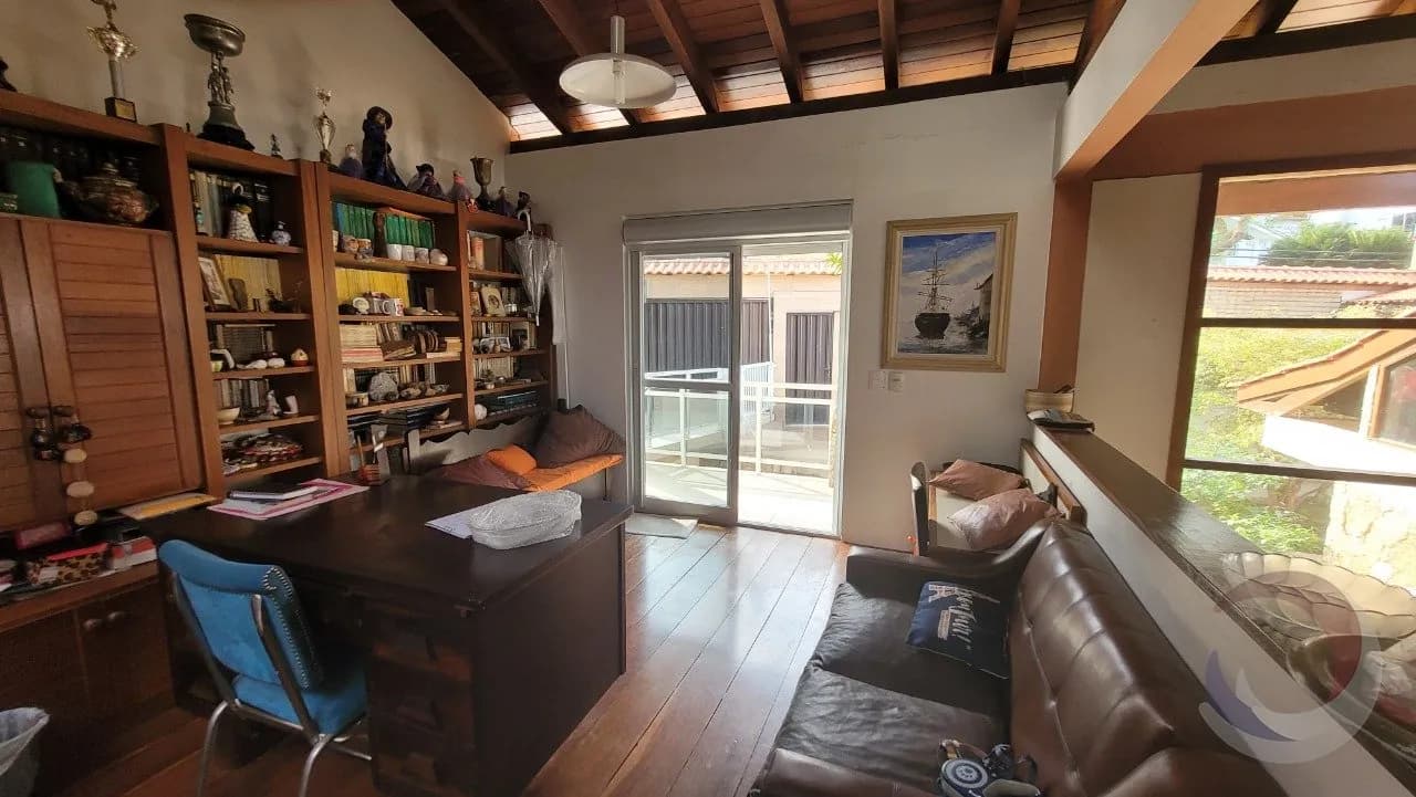 Casa para venda com 7 dormitórios em Itaguaçu com 386 m² — foto 5