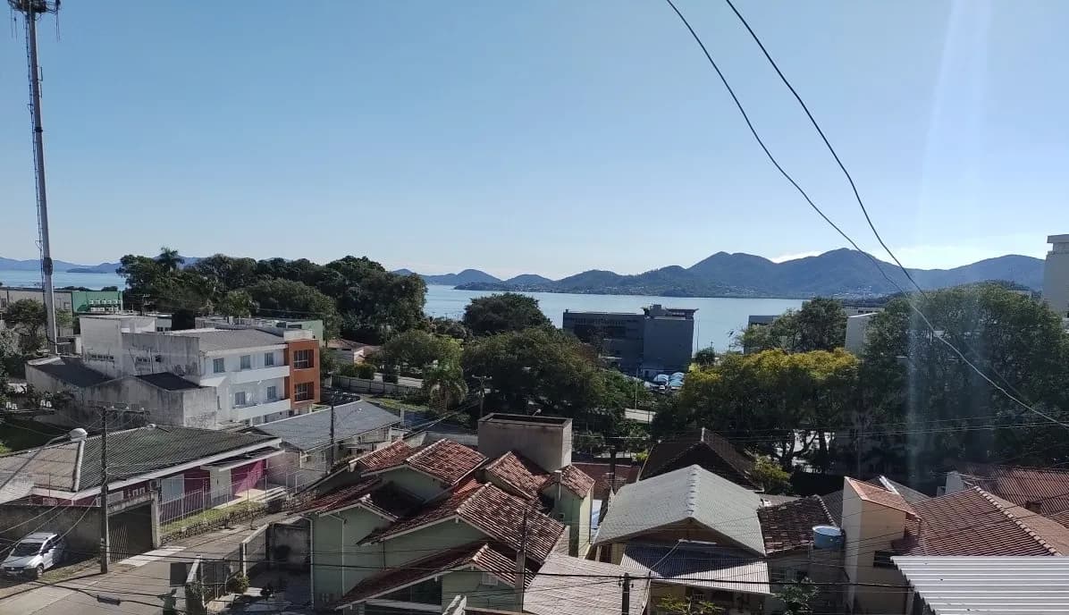 Casa para venda com 7 dormitórios em Agronômica com 300 m² — foto principal