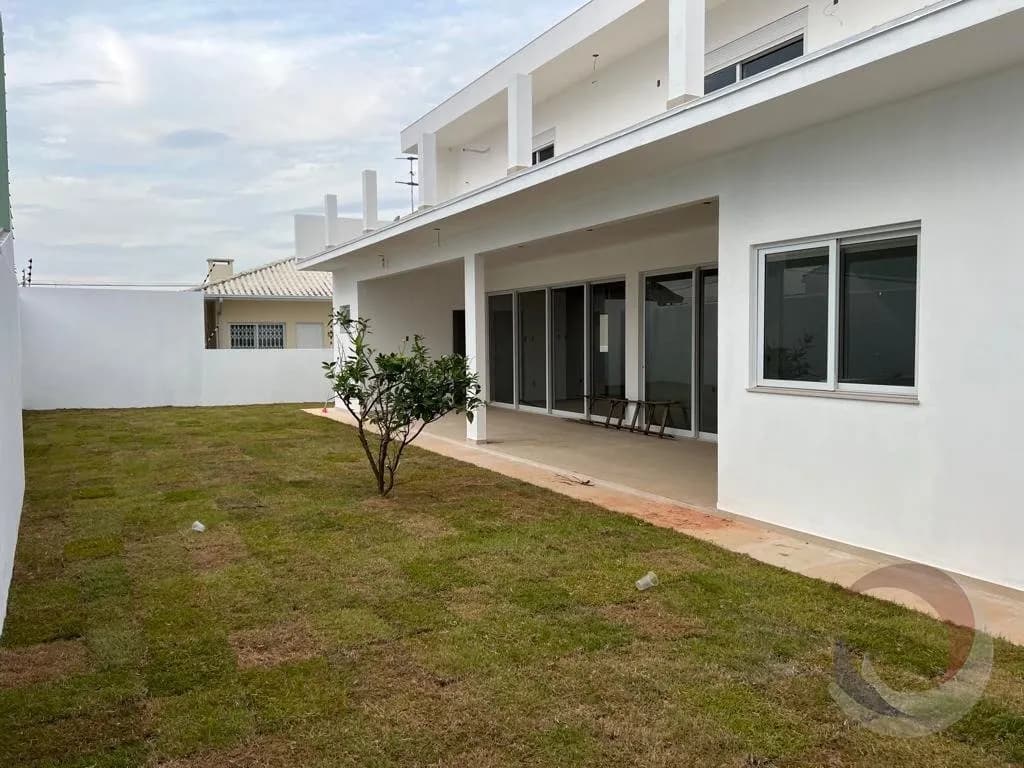Casa para venda com 4 dormitórios em Centro com 422 m² — foto principal