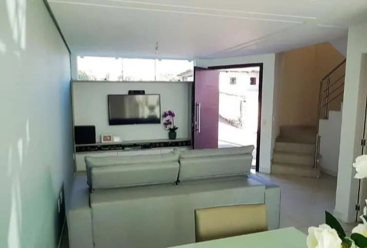 Casa para venda com 3 dormitórios em Agronômica com 160 m² — foto principal