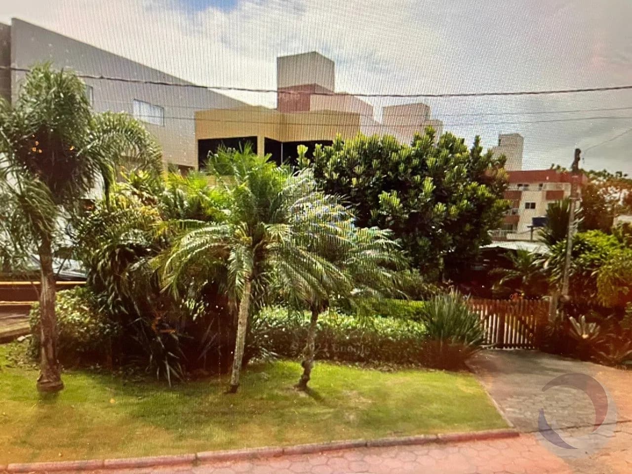 Terreno para venda em Jurerê com 555 m² — foto principal