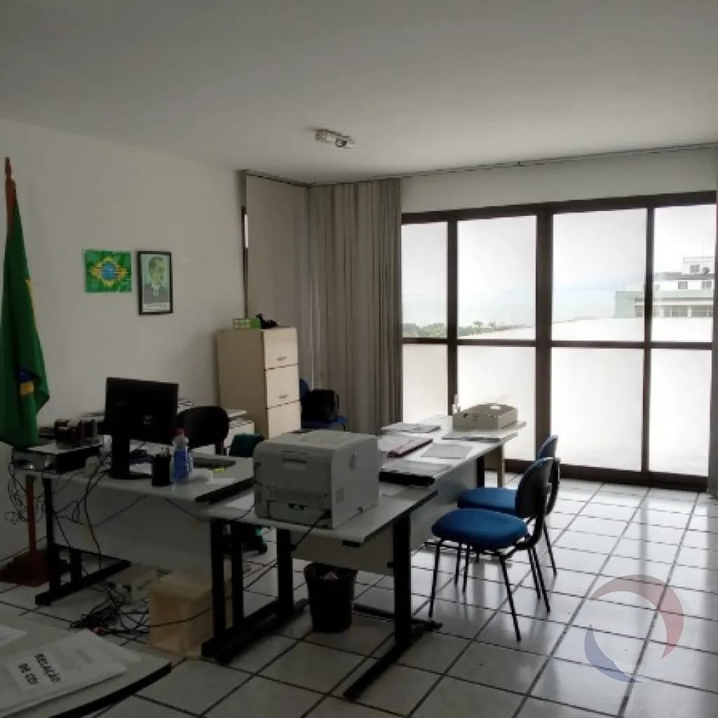 Sala comercial para venda em Centro com 128 m² — foto principal