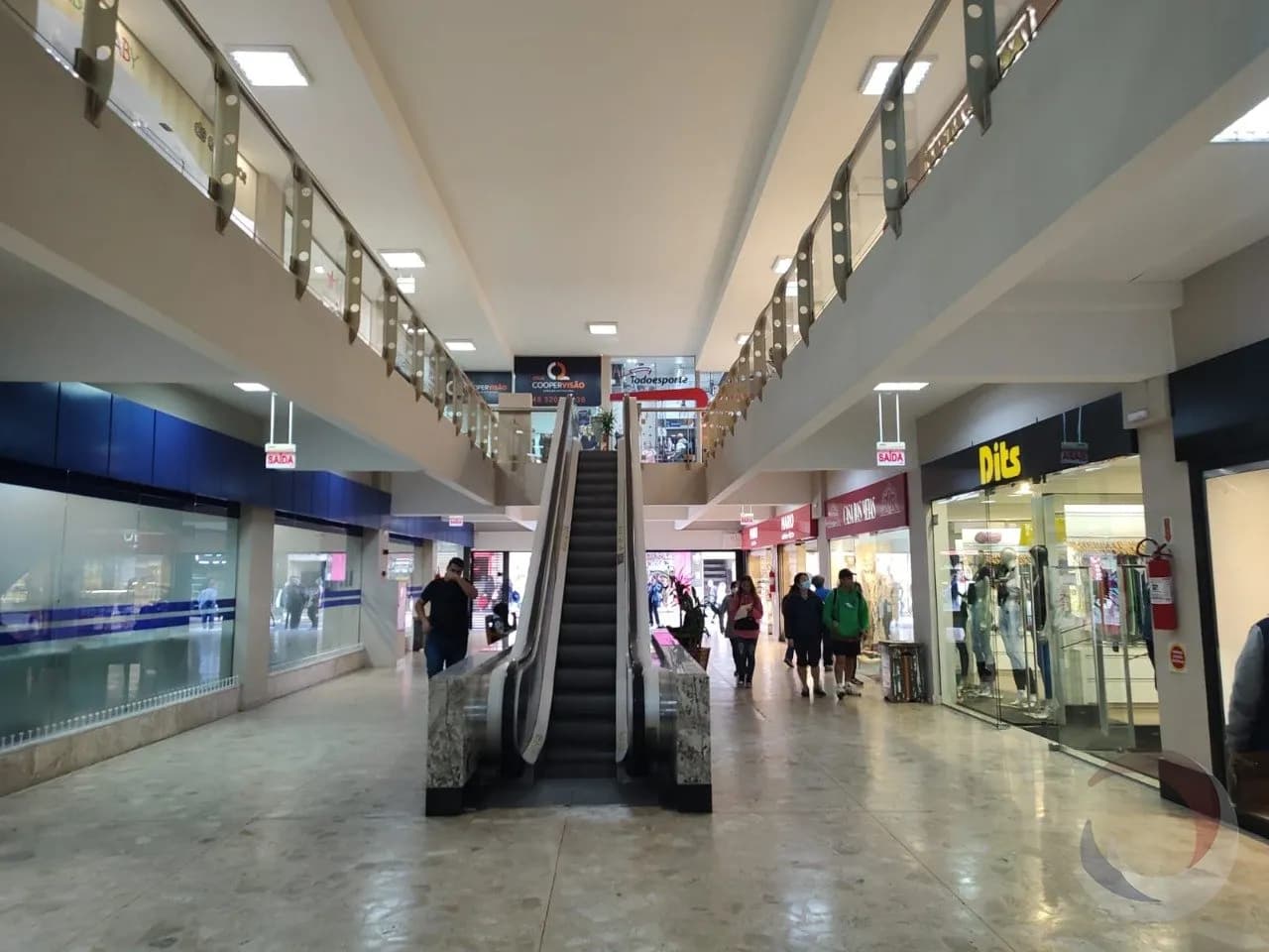 Sala comercial para venda em Centro com 55 m² — foto principal