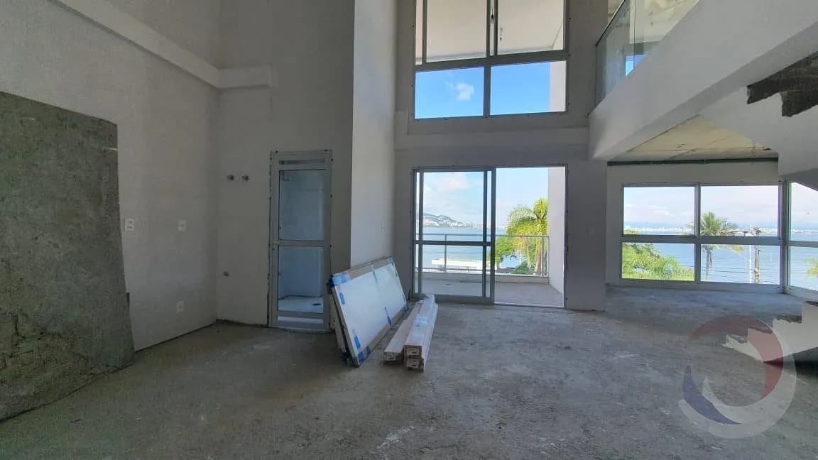 Apartamento duplex para venda com 3 dormitórios em Cacupé com 159 m² — foto principal