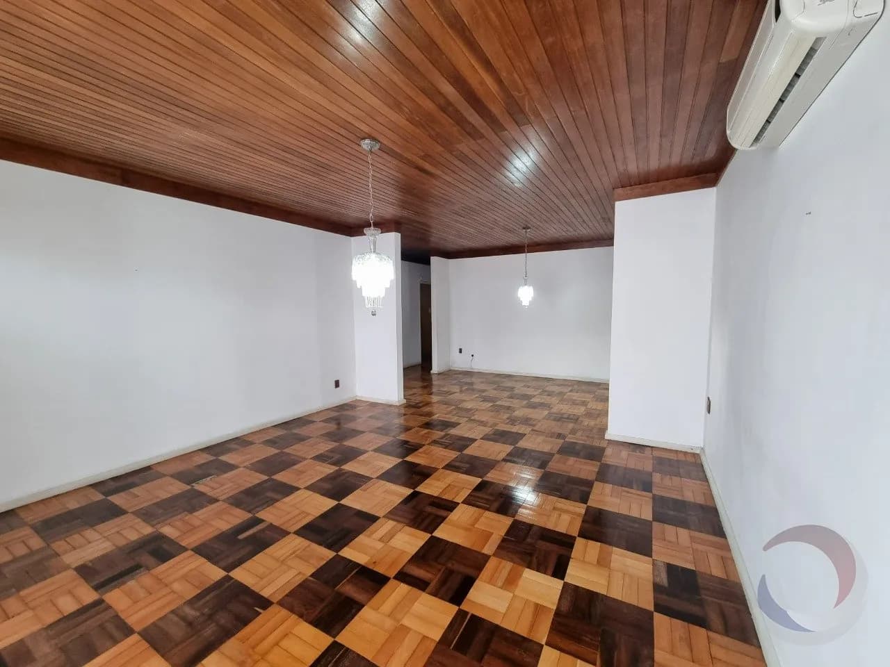 Casa para venda com 4 dormitórios em Centro com 175 m² — foto principal