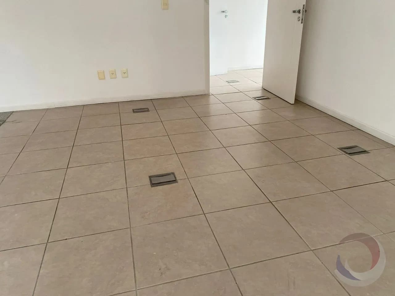 Sala comercial para venda em Centro com 76 m² — foto 2