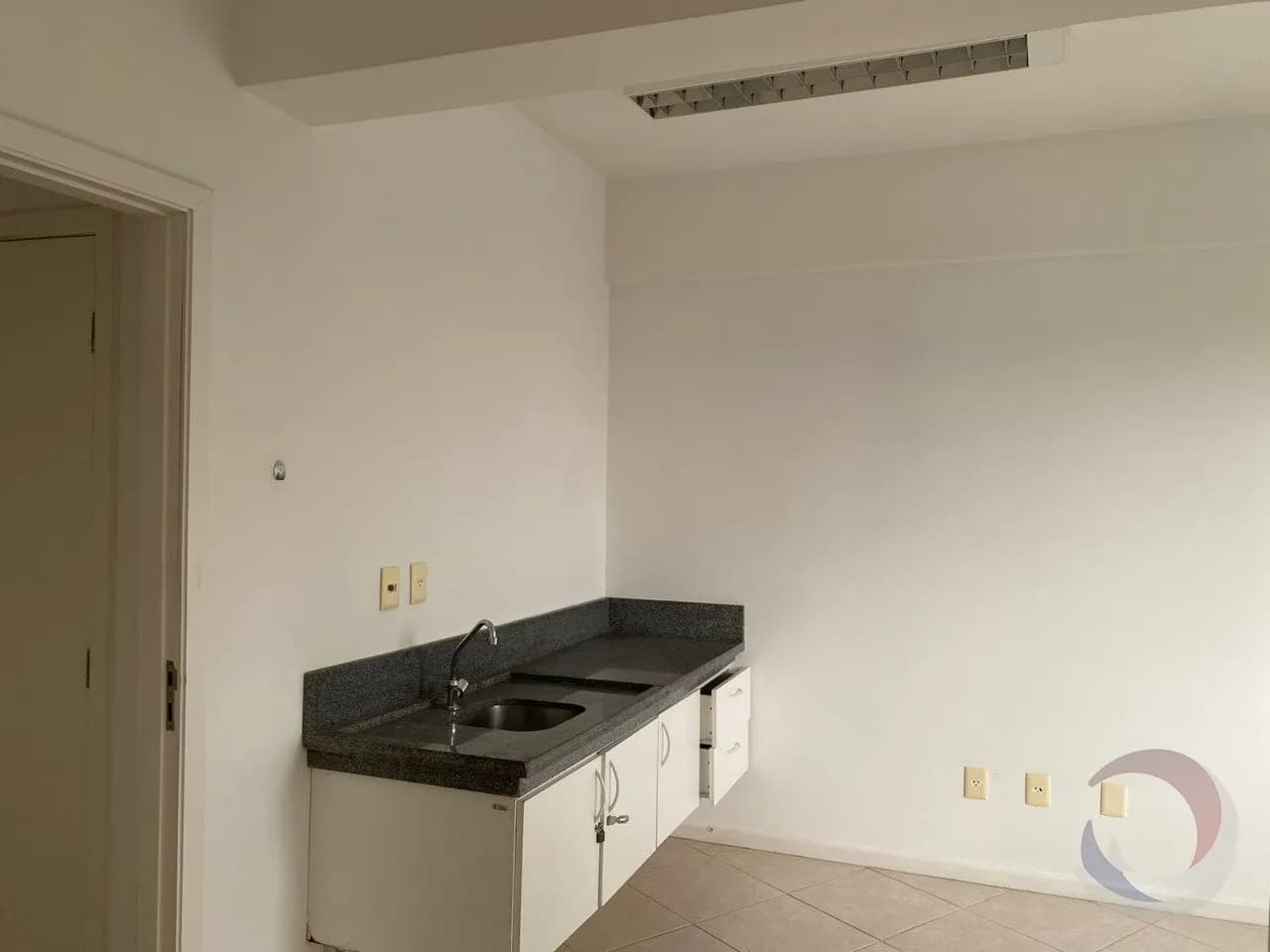Sala comercial para venda em Centro com 76 m² — foto 4