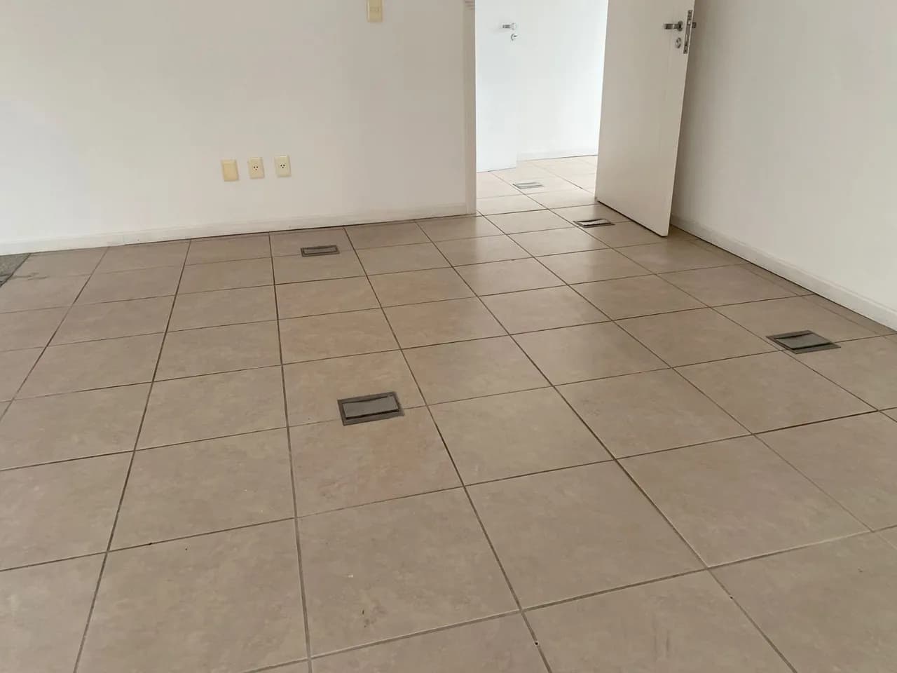 Sala comercial para venda em Centro com 57 m² — foto principal