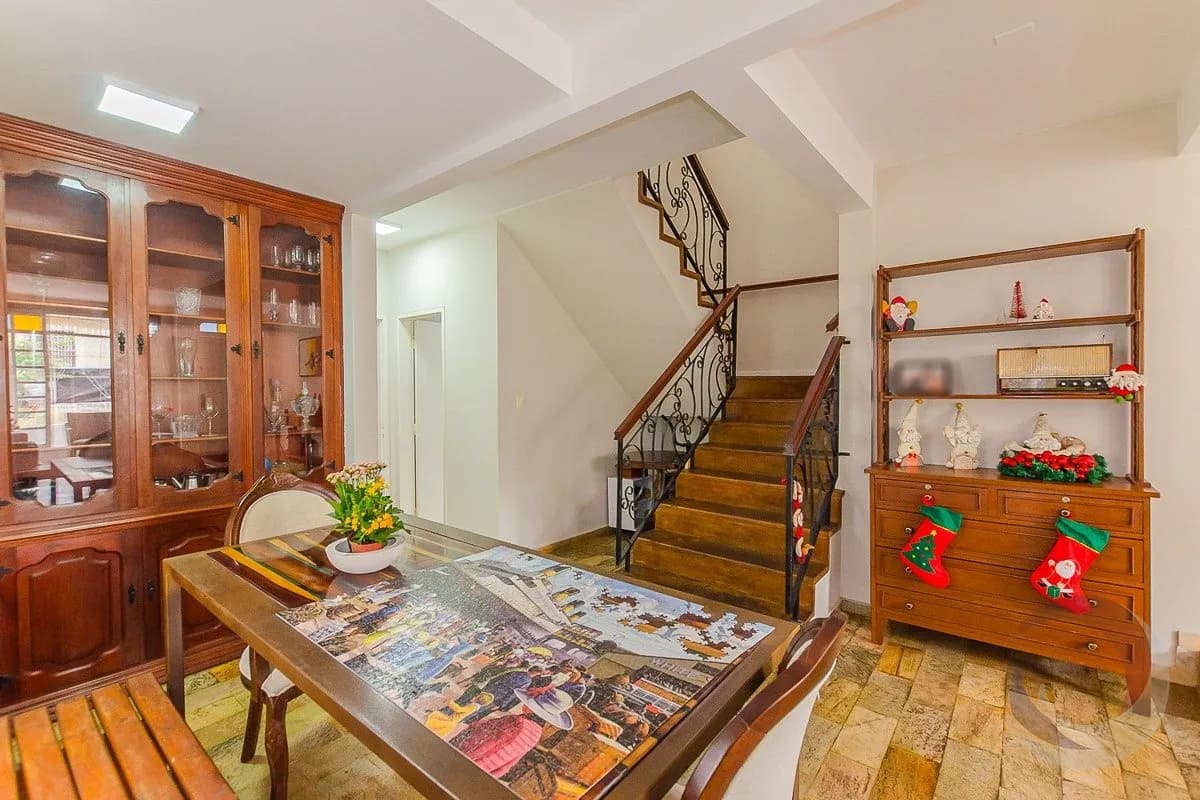 Casa para venda com 4 dormitórios em Centro com 190 m² — foto 4